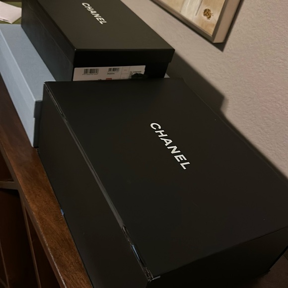 Meet your Posher - Picture 2 of 2